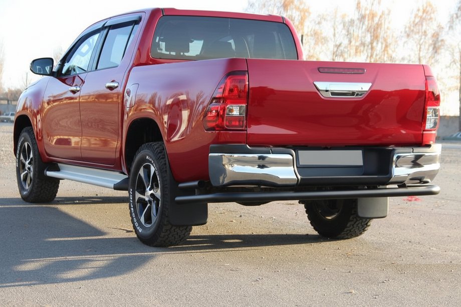 Toyota Hilux 2015- Barra Trasera AK005-2 Negra (Acero Inoxidable) Image