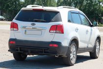 Kia Sorento II XM 2009-2014 Barra Trasera AK002-2 Negra (Acero Inoxidable) foto 4