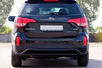 Kia Sorento II XM 2009-2014 Barra Trasera AK007-2 Negra (Acero Inoxidable) foto 2