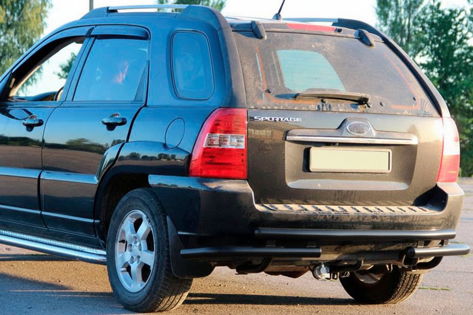 Kia Sportage 2004-2010 Barra Trasera AK007 Negra (Acero Inoxidable) Image