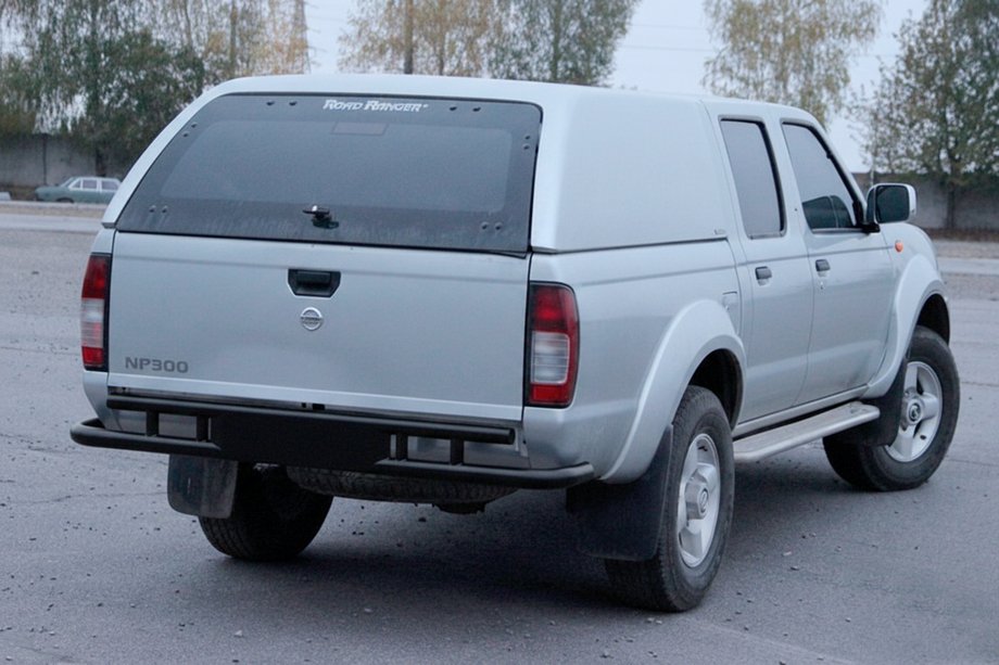 Nissan NP300 1999-2015 Protector Trasero AK004 Negro (Acero Inoxidable) Foto 3
