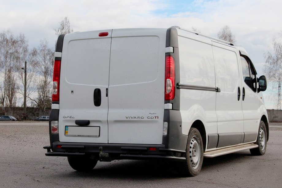 Renault Trafic 2001–2015 Protector Trasero AK003-Plus-2 Negro (Acero Inoxidable) Image