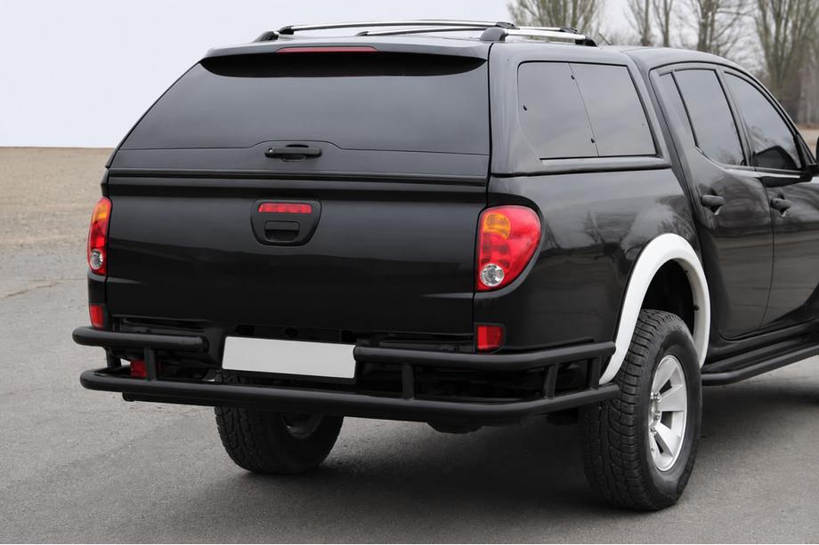 Mitsubishi L200 2006-2015 Protector Trasero AK0022 Negro (Acero Inoxidable) Foto 1