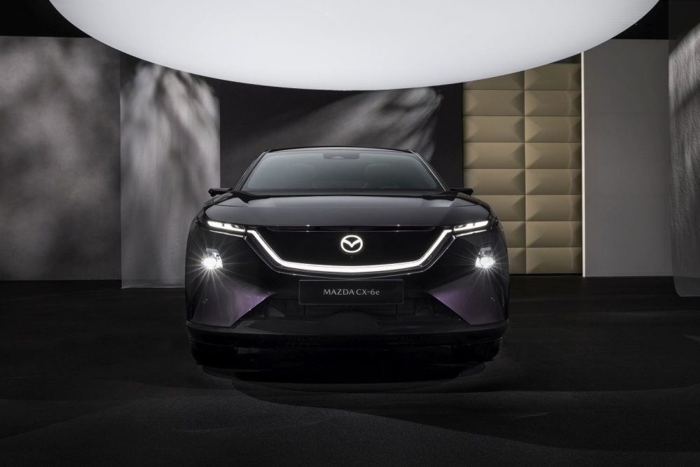 Mazda CX-6e 2026: Elegancia en versión eléctrica