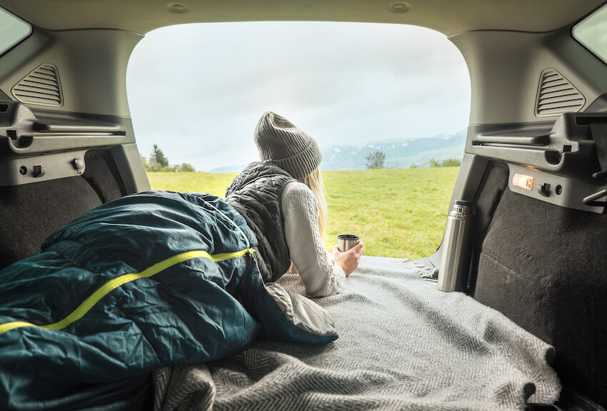 Cómo dormir en el coche: consejos prácticos