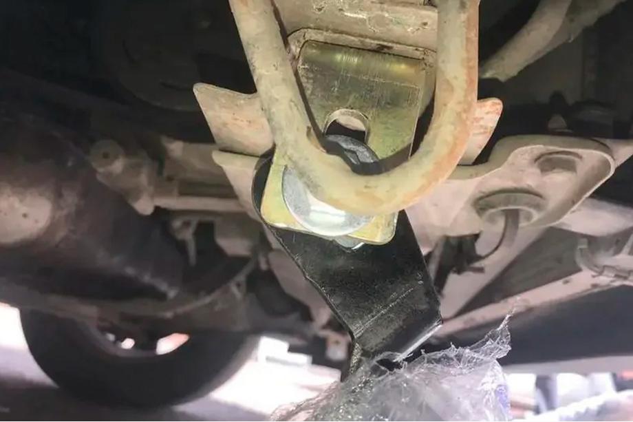 Renault Trafic 2001–2015 Defensa delantera WT004 con inscripción Trafic (acero inoxidable) 6 dientes Foto 3