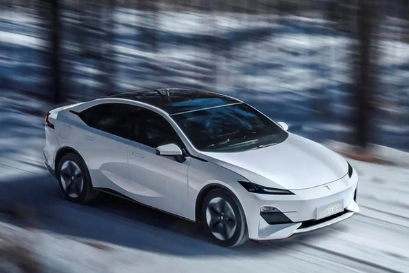 Reseña de la versión eléctrica del liftback Deepal SL03 Electric