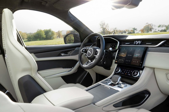 Análisis del Jaguar F-Pace SVR: super SUV británico con motor V8 Foto 5