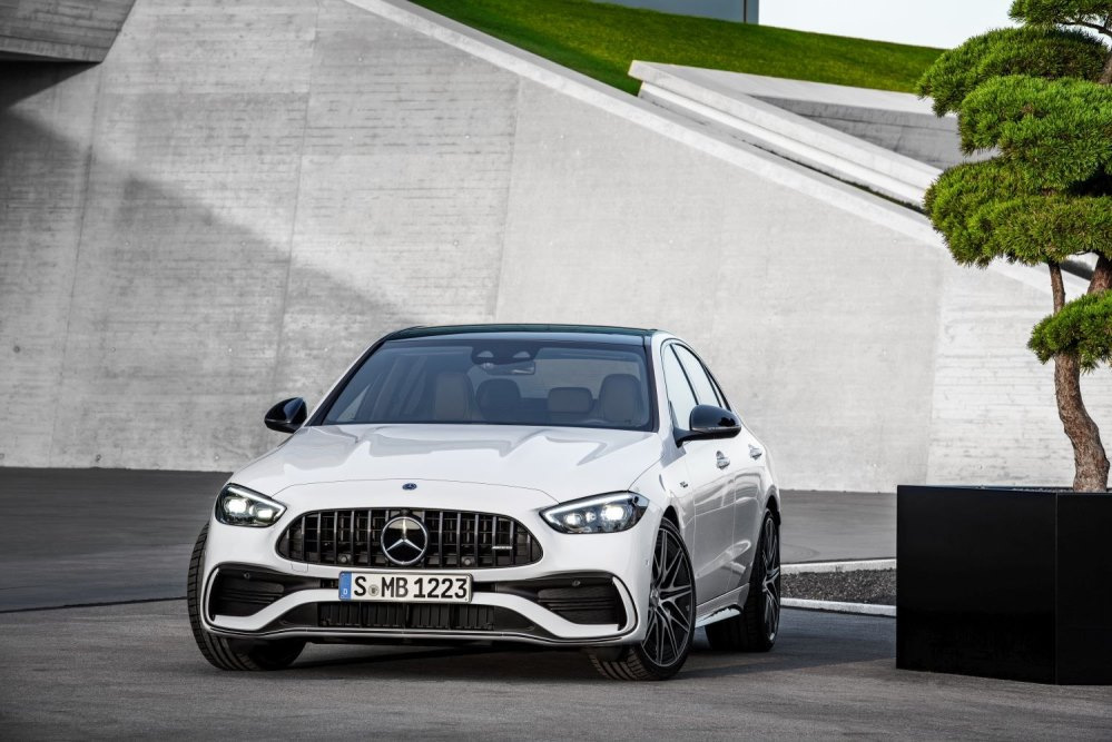 Análisis del sedán deportivo compacto Mercedes-Benz C 43 AMG
