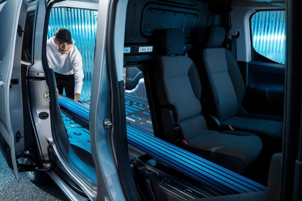 Peugeot Partner: обзор компактного коммерческого фургона Foto 5