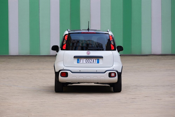 Prueba del Fiat Pandina: hatchback urbano actualizado con sistema mild hybrid Foto 4