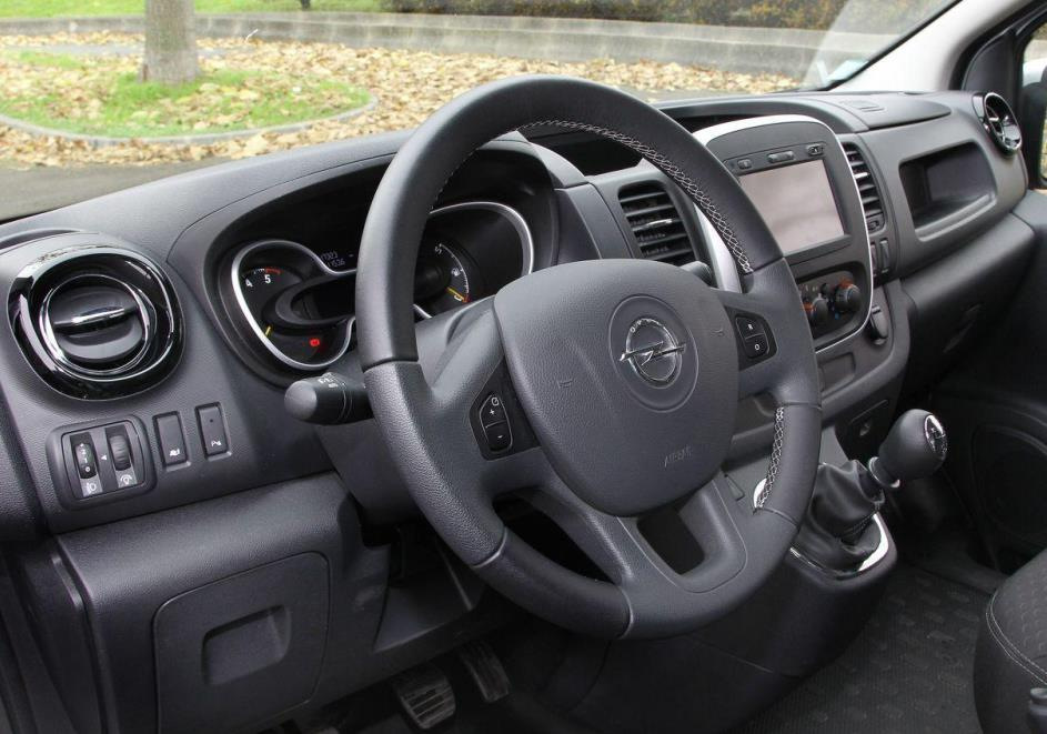 Opel Vivaro: Cómo desmontar correctamente el volante