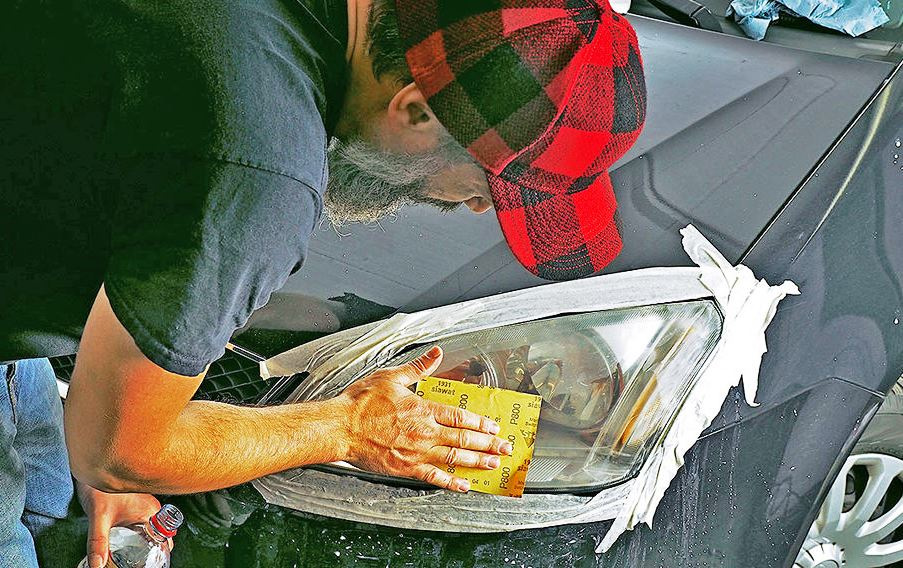 Restaurar faros del coche en casa: recuperar la transparencia