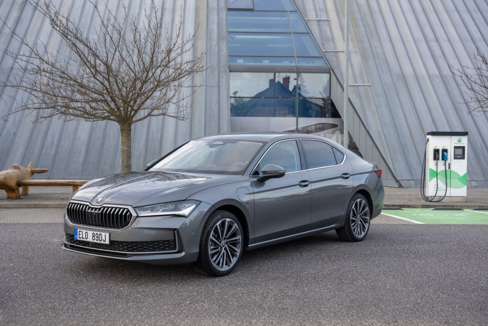 Skoda Superb iV: análisis de la versión híbrida 2026