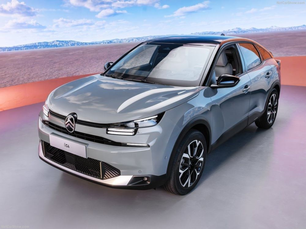 Citroën e-C4: cómodo crossover-hatchback eléctrico urbano