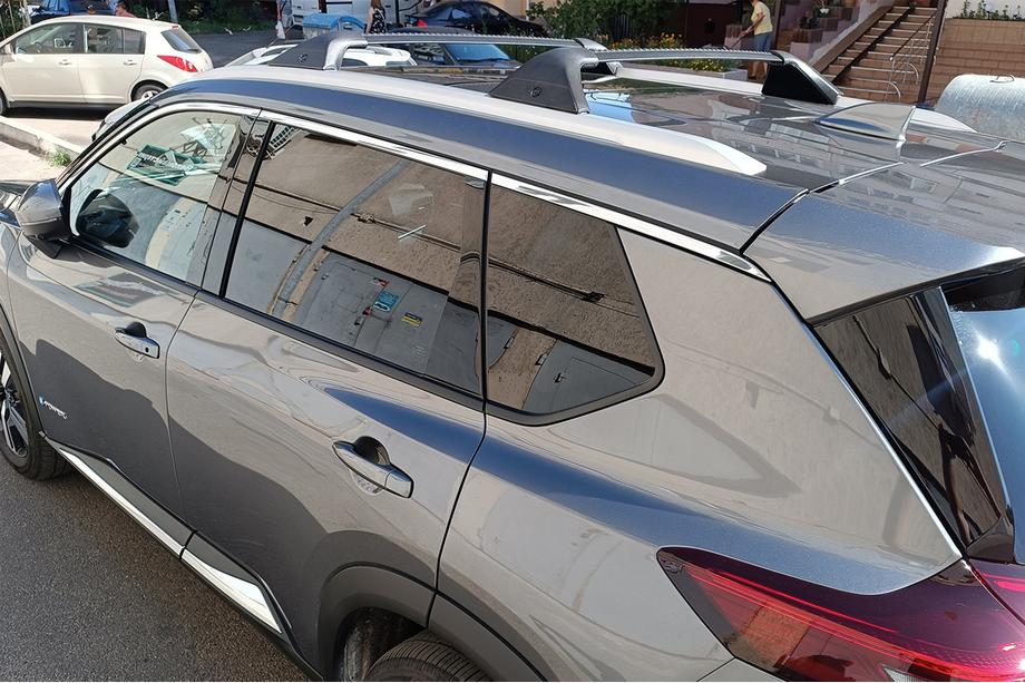 Nissan X-trail T33/Rogue 2022- Barras transversales de techo para raíles integrados OEM (2 uds) Foto 1