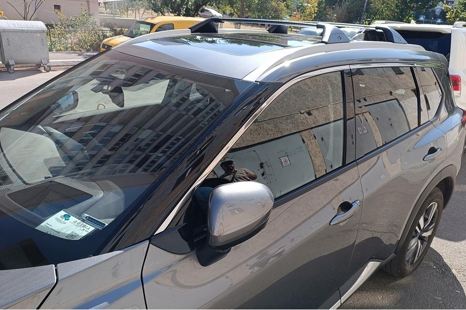 Nissan X-trail T33/Rogue 2022- Barras transversales de techo para raíles integrados OEM (2 uds) Foto 27