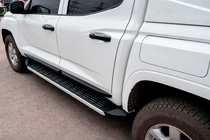 Mitsubishi L200 2024- Estribos laterales HARMS (2 uds) foto 3