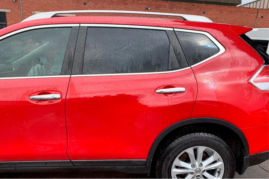 Nissan X-trail T32/Rogue 2014-2021 Barras de techo OEM (2 uds) Foto 1