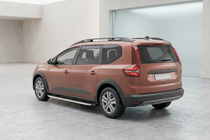 Dacia Jogger 2022- Estribos laterales Fullmond (2 uds., Aluminio) foto 1