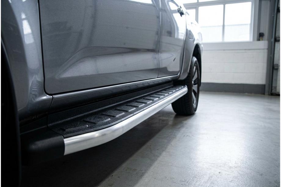 Isuzu D-Max 2019- Estribos laterales Fullmond (2 uds., Aluminio) Image