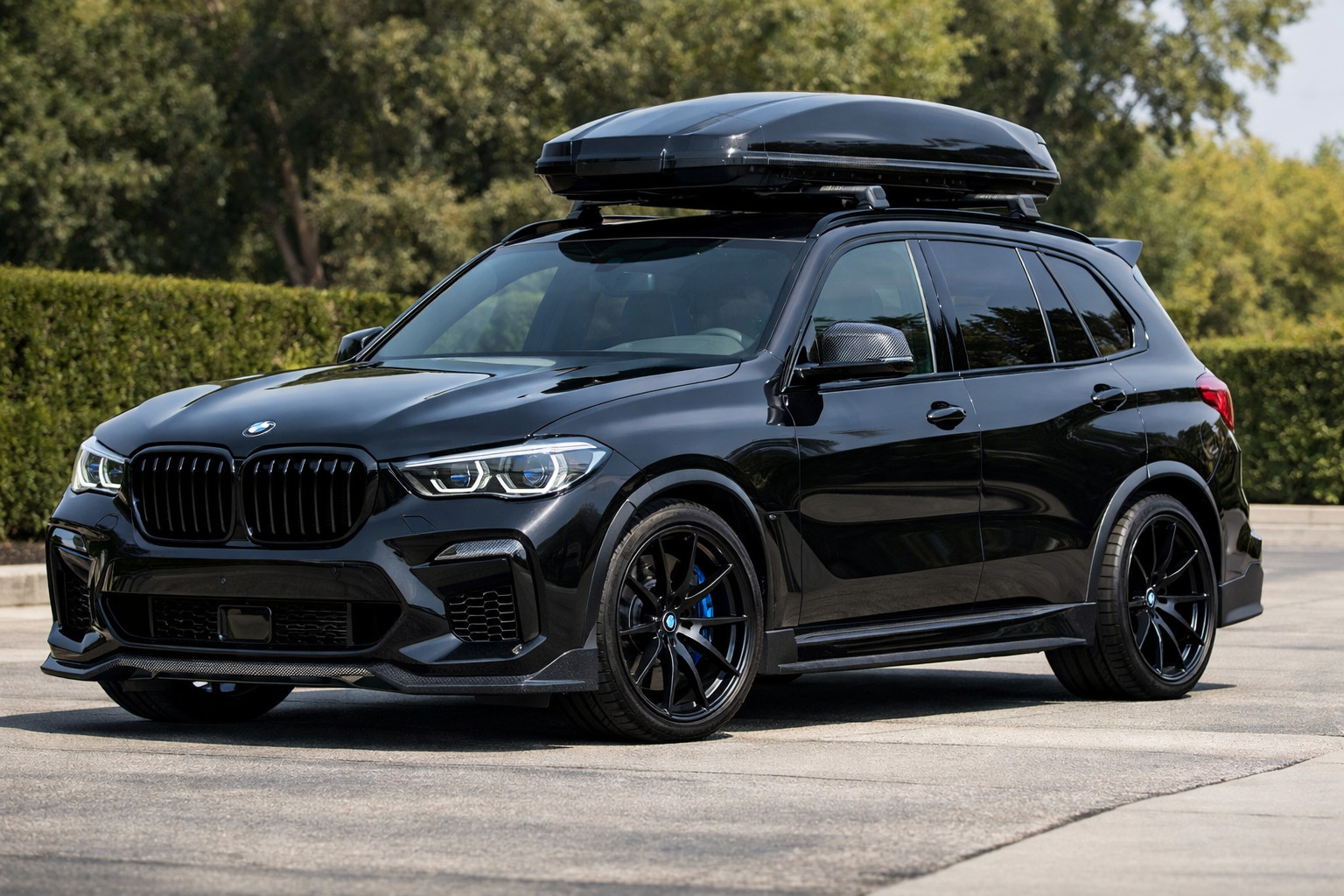 Qué instalar en el BMW X5 G05 tras la compra: estilo y utilidad