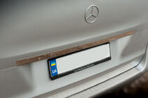 Mercedes Vito/V-class W447 2014- Moldura ancha de acero inoxidable sobre la matrícula foto 3