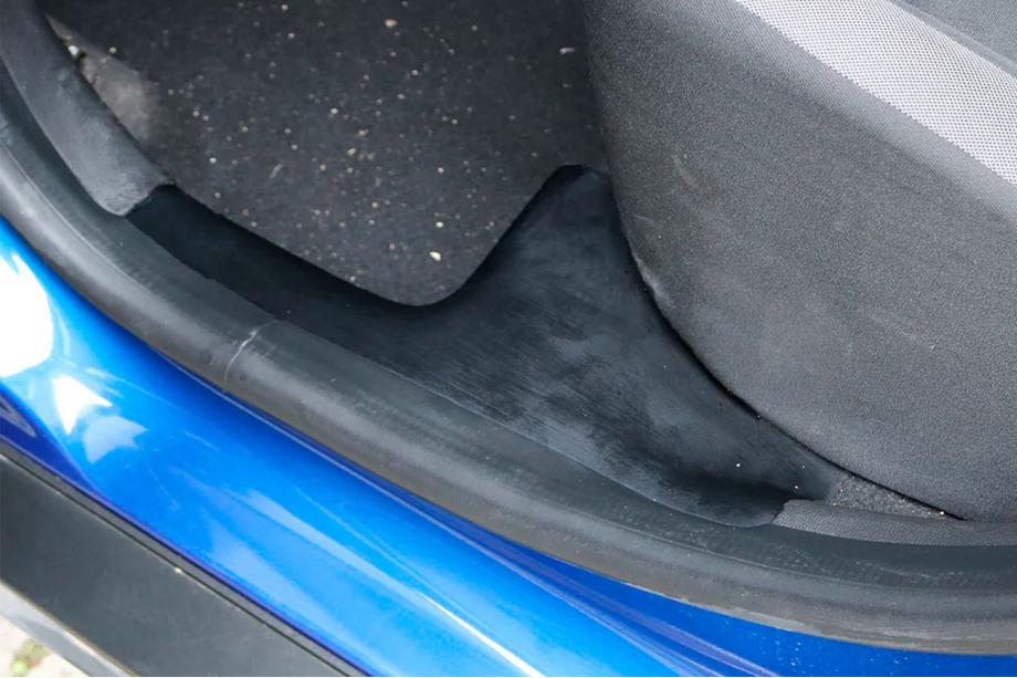Dacia Duster 2018-2024 Molduras interiores de estribo EuroCap (4 uds., ABS) Foto 1