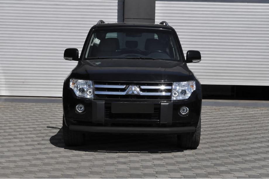 Mitsubishi Pajero Wagon IV 2006-2021 Defensa delantera ST008 Black (acero inoxidable) Foto 1