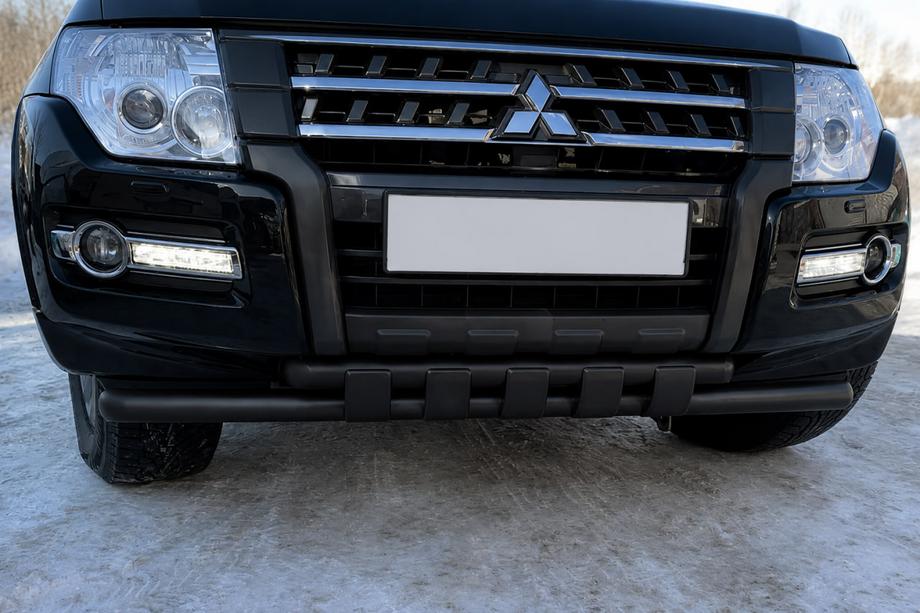 Mitsubishi Pajero Wagon IV 2006-2021 Defensa delantera ST015 Black (acero inoxidable) Foto 1