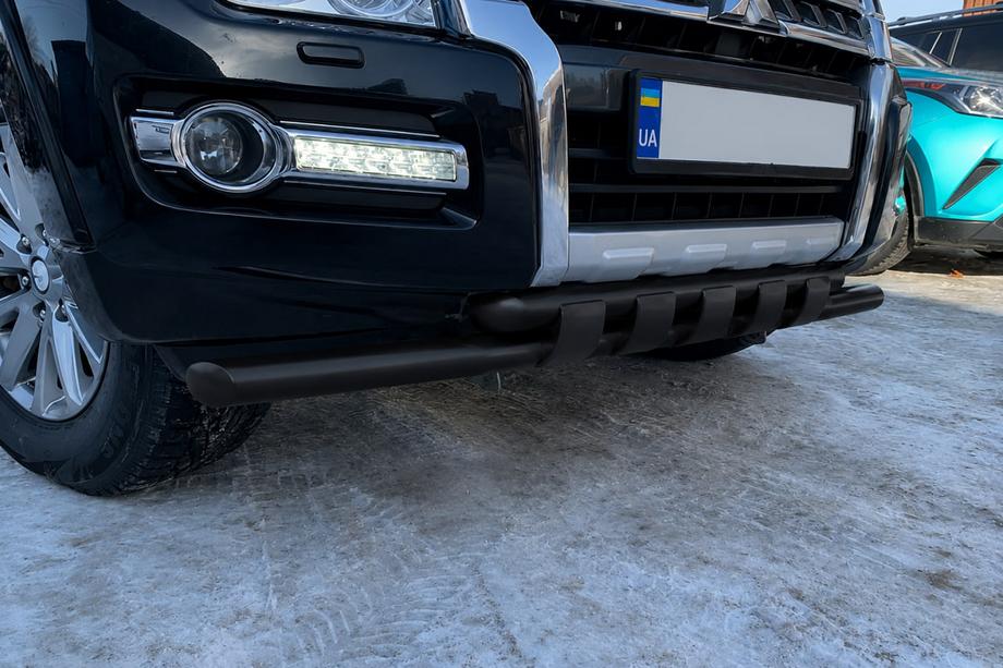 Mitsubishi Pajero Wagon IV 2006-2021 Defensa delantera ST015 Black (acero inoxidable) Foto 4