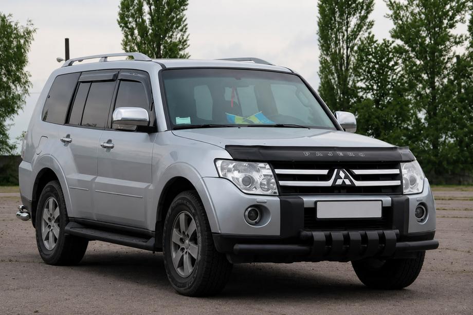 Mitsubishi Pajero Wagon III 1999-2006 Defensa delantera ST015 Black (acero inoxidable) Foto 3