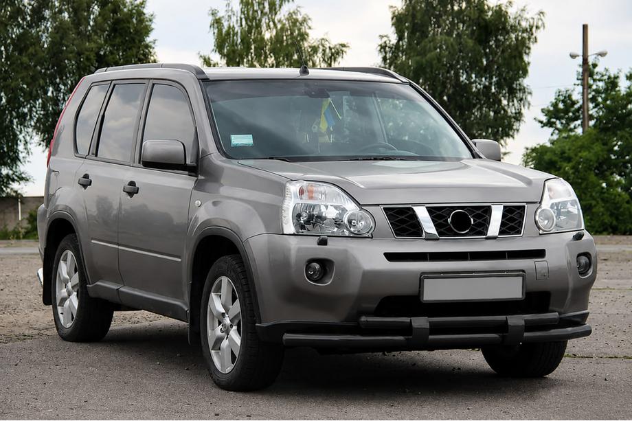Nissan X-trail T31 2007-2014 Defensa delantera ST015/2 Black (inox) Foto 1