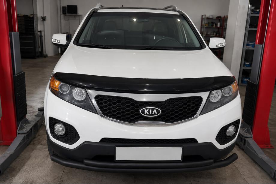 Kia Sorento II XM 2009-2014 Barra frontal inferior Black (acero inoxidable) Foto 1