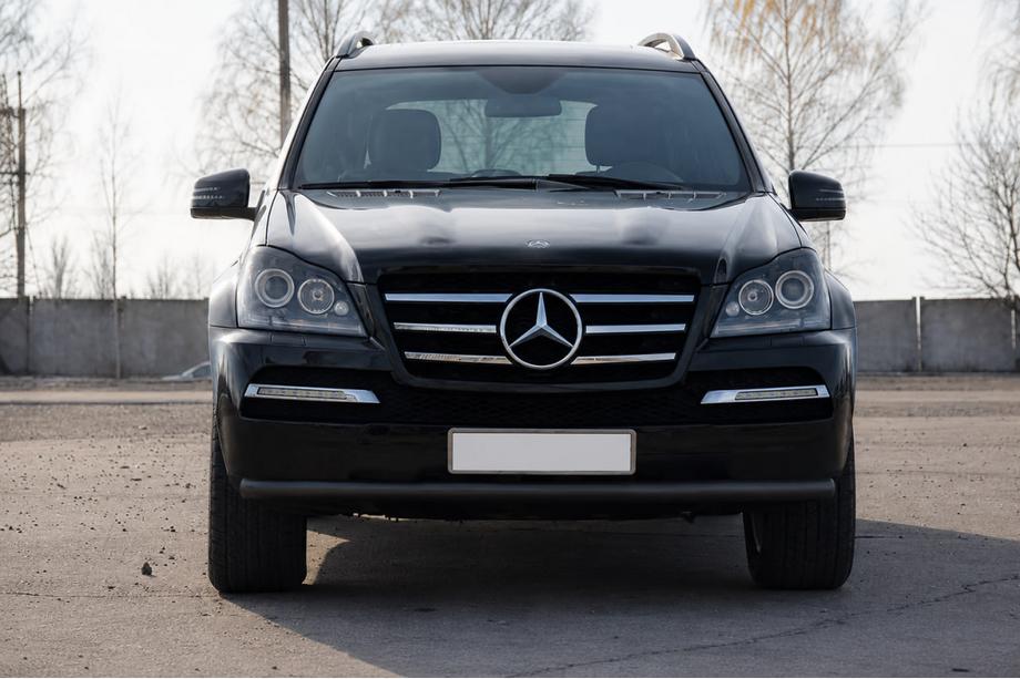 Mercedes GL class X164 2006-2012 Defensa delantera ST008 Black (acero inoxidable) Image