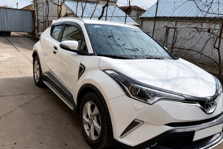 Toyota C-HR 2016-2023 Barras de techo integradas grises OEM (plástico ABS, instalación con adhesivo) Foto 5