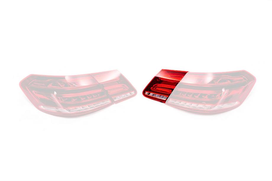 Mercedes E-class W212 2009-2016 Piloto trasero derecho (tapa del maletero, restyling) Foto 1