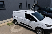 Citroen Berlingo/Multispace 2018- Rieles de techo negros (diseño turco) Estándar, pies de plástico foto 3