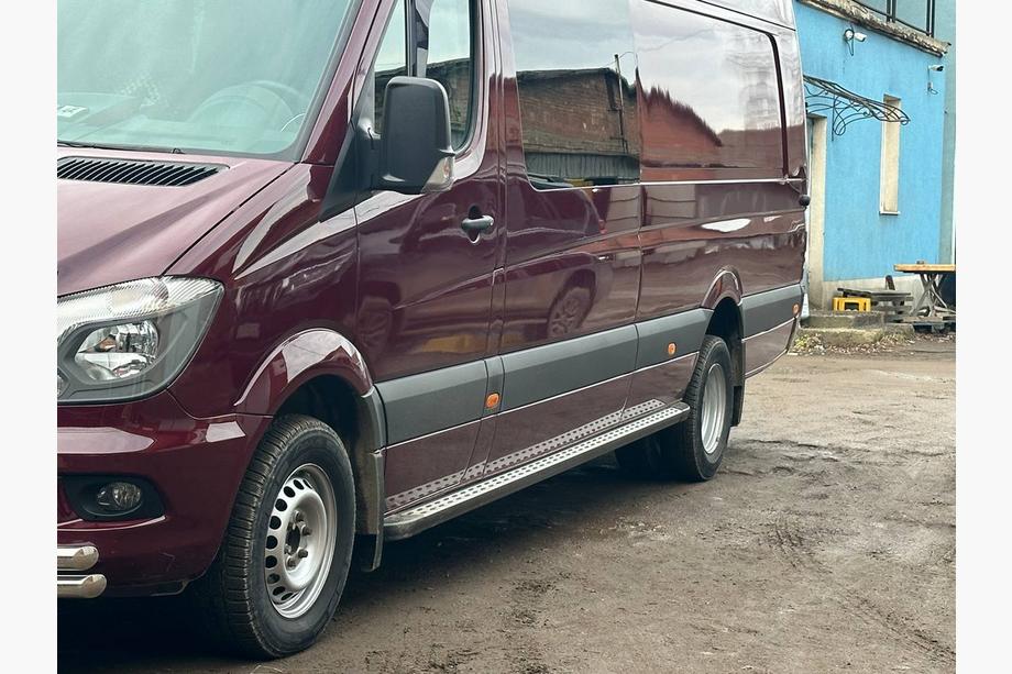 Mercedes Sprinter W906 2006–2018 Estribos Laterales DOT-Line (2 uds., Aluminio) Batalla Media Foto 3