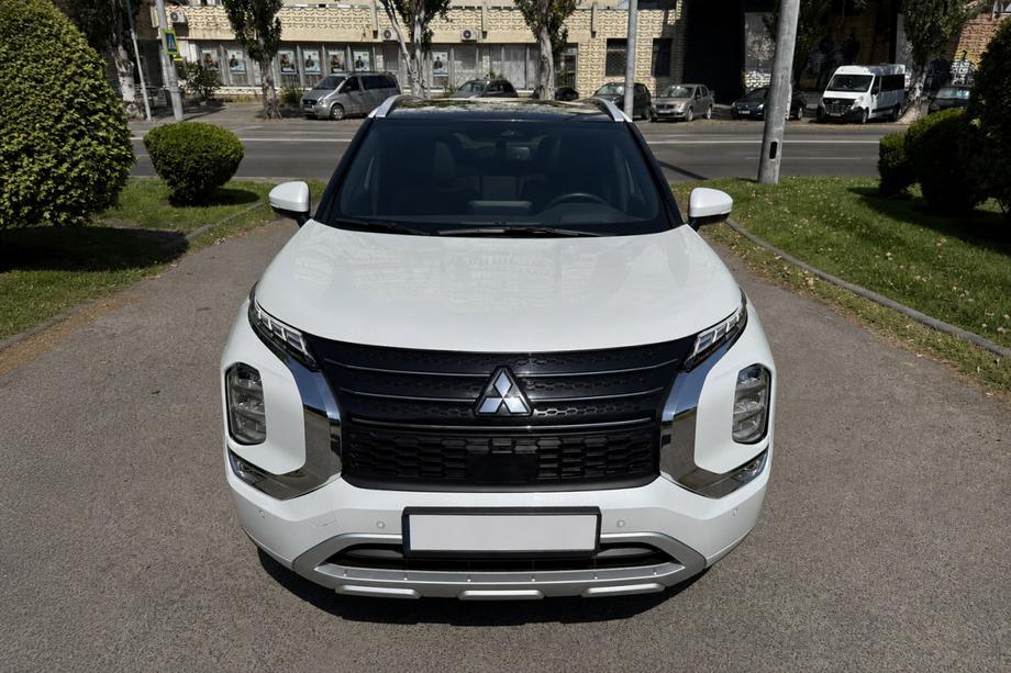 Mitsubishi Outlander 2021- Barras longitudinales de techo integradas grises OEM (Aluminio, instalación con adhesivo) Foto 2