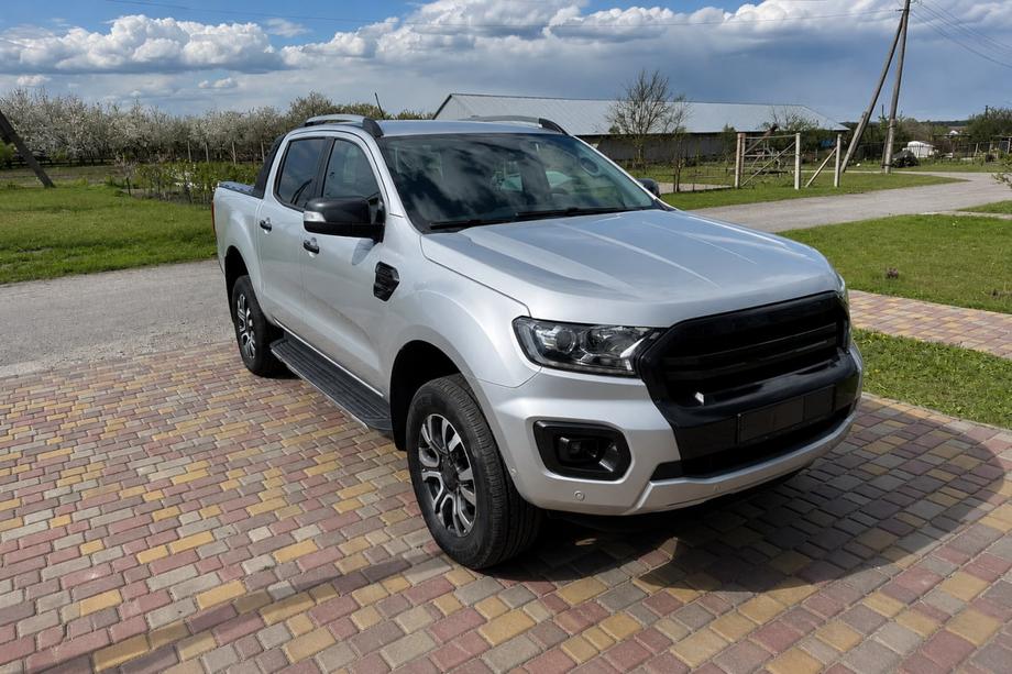 Ford Ranger 2011–2022 Barras longitudinales de techo OEM grises (plástico ABS, instalación con adhesivo) Foto 2