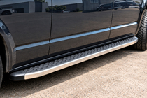 Volkswagen T5 Multivan 2003–2010 Estribos Laterales BlackLine (2 uds, Aluminio) Batalla Larga foto 1