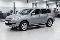 Citroen C-Crosser 2007-2013 Estribos Laterales BlackLine (2 uds, Aluminio) foto 1