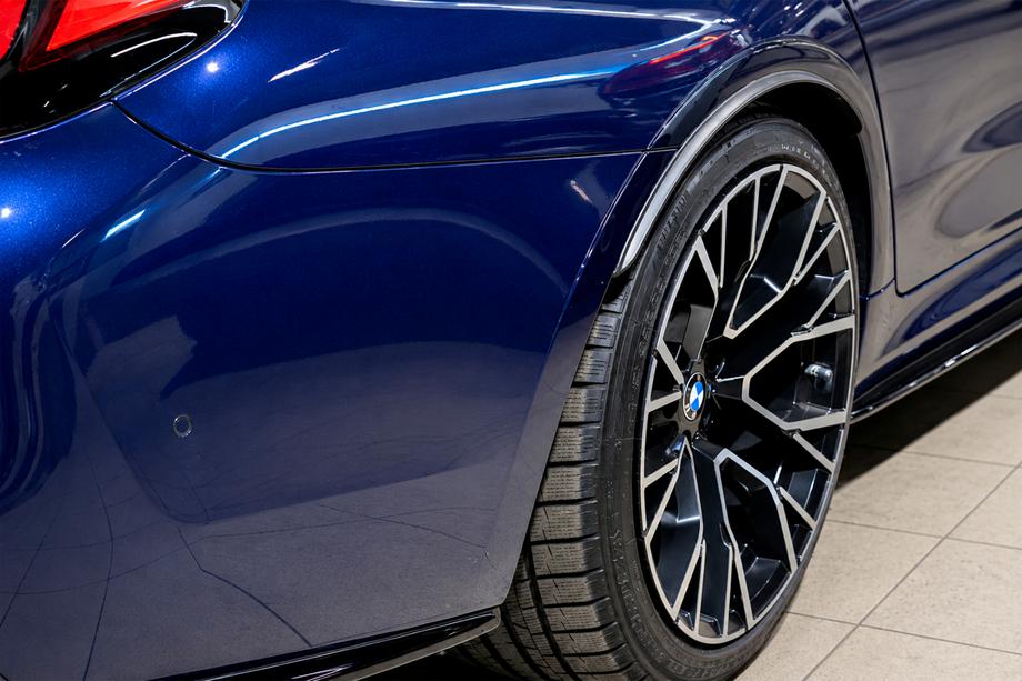 BMW Serie 5 G30/G31 2017–2023 Ensanchadores de aletas traseras M5 Image