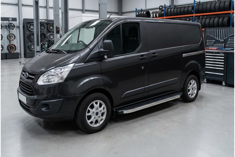 Ford Custom 2013-2022 Estribos Laterales BlackLine (2 uds, Aluminio) Image