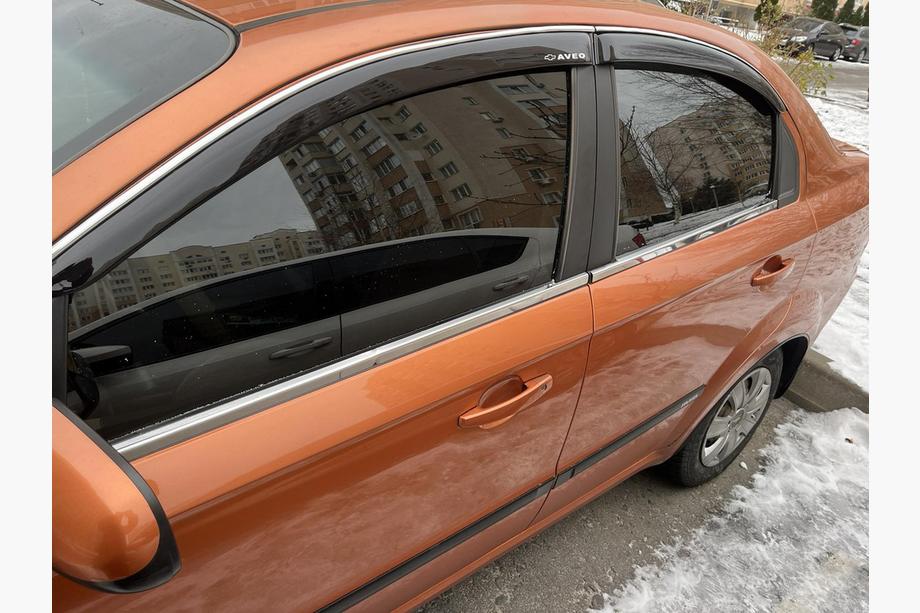 Chevrolet Aveo T250 2005-2011 Molduras inferiores de ventana acero inoxidable (4 uds.) Hatchback Image