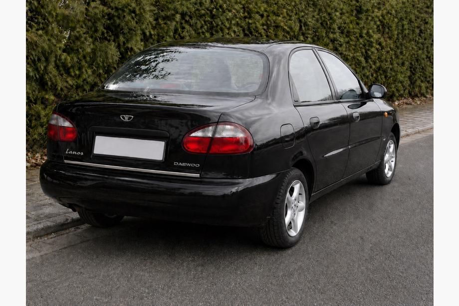 Daewoo Lanos 1998-2017 Moldura maletero acero inoxidable Image