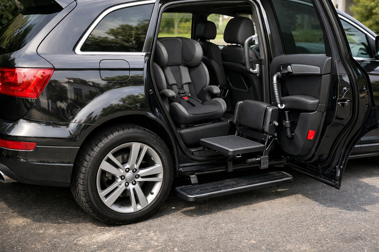 Qué instalar en Audi Q7 2005-2015 para facilitar la entrada a niños y mayores