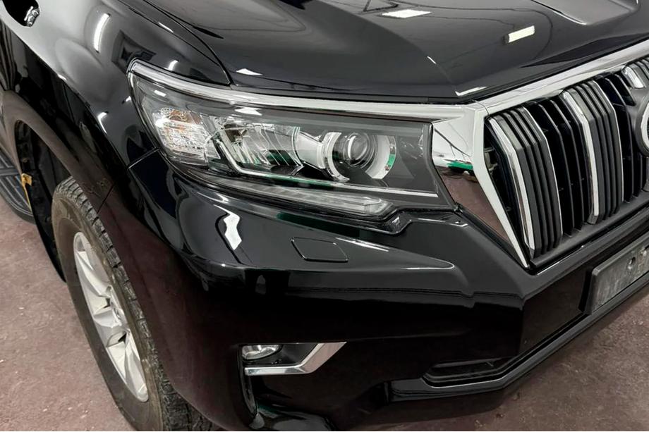 Toyota Land Cruiser Prado 150 2009-2023 Pestaña para faro derecho (1 ud., para LED) Foto 1