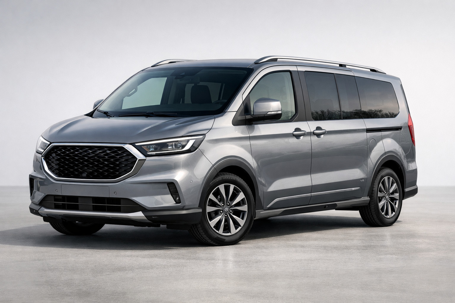 Análisis del Ford Tourneo Custom 2024: minivan moderno para negocio y familia
